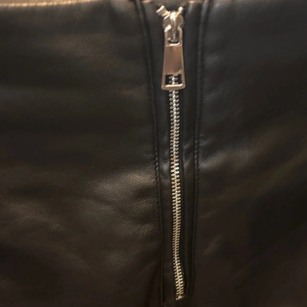 Anthropologie Black Mini Skirt with Front Pockets - Picture 3 of 10